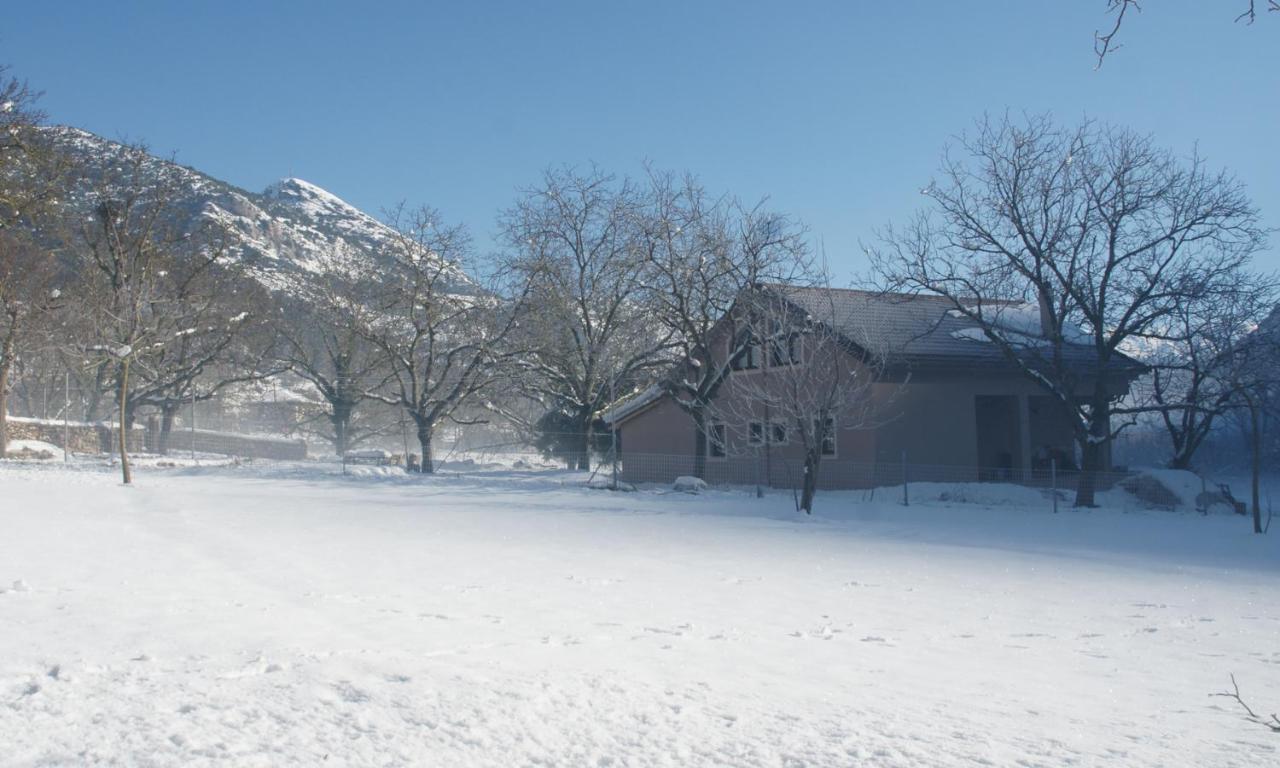 Chalet Coquelicot Kalavryta Eksteriør billede
