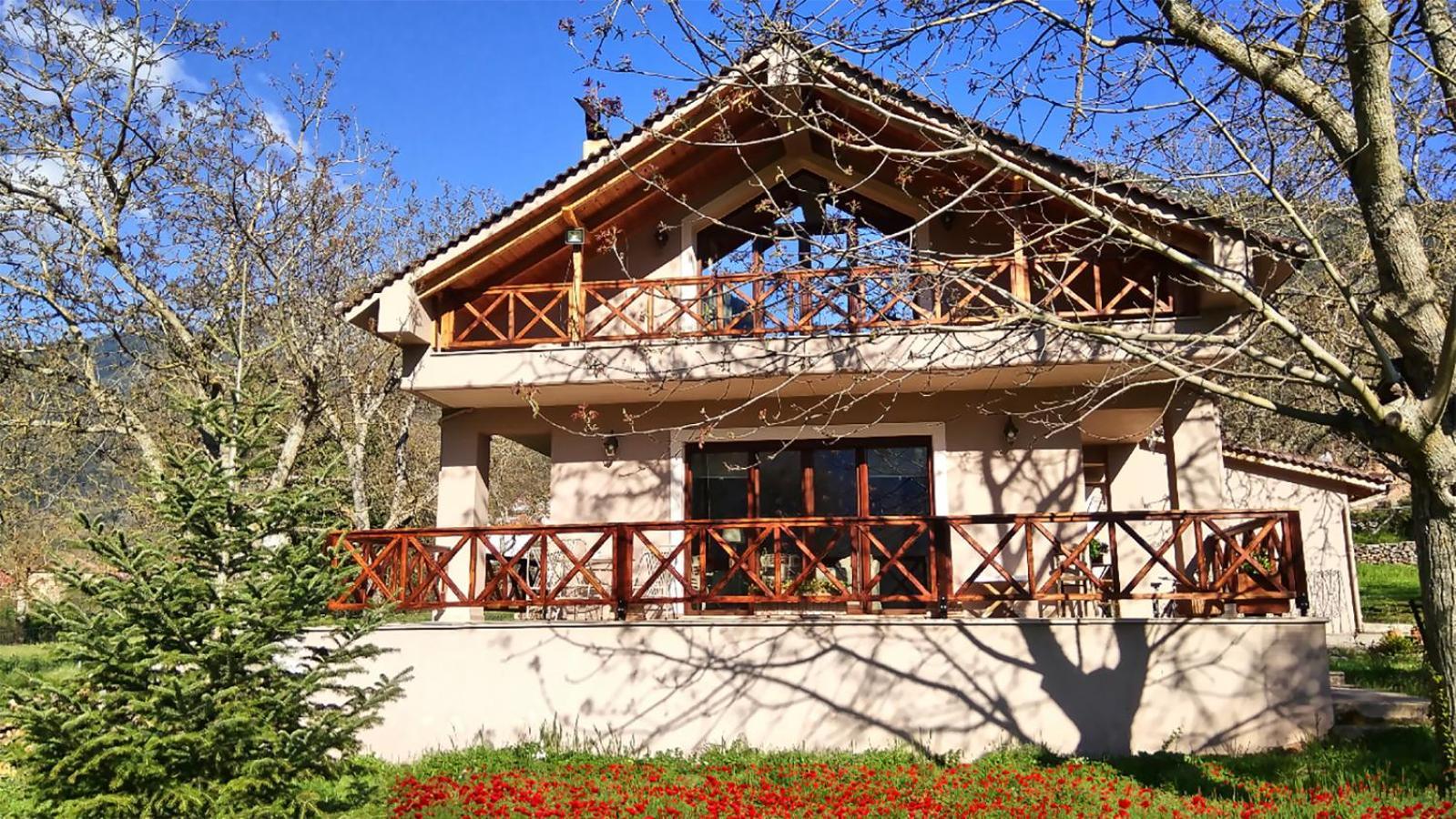 Chalet Coquelicot Kalavryta Eksteriør billede